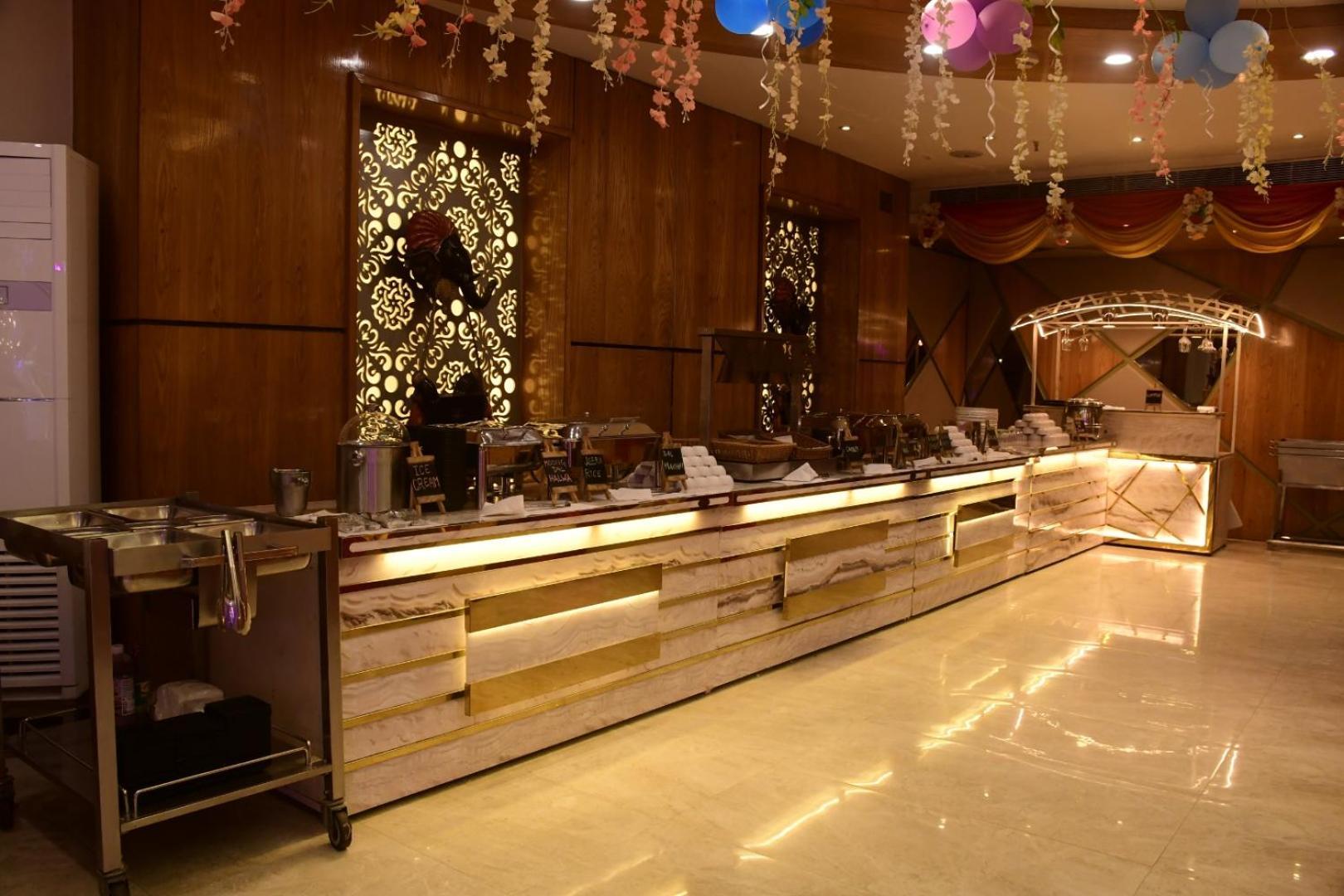 Hotel Gurveer Royal Lucknow Bagian luar foto