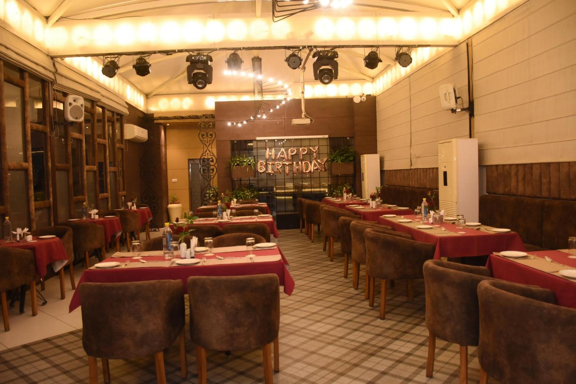Hotel Gurveer Royal Lucknow Bagian luar foto