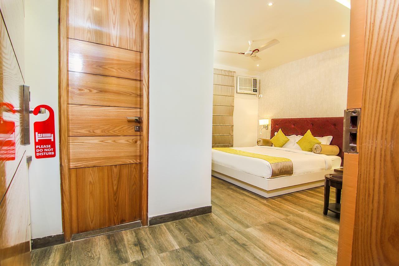 Hotel Gurveer Royal Lucknow Bagian luar foto