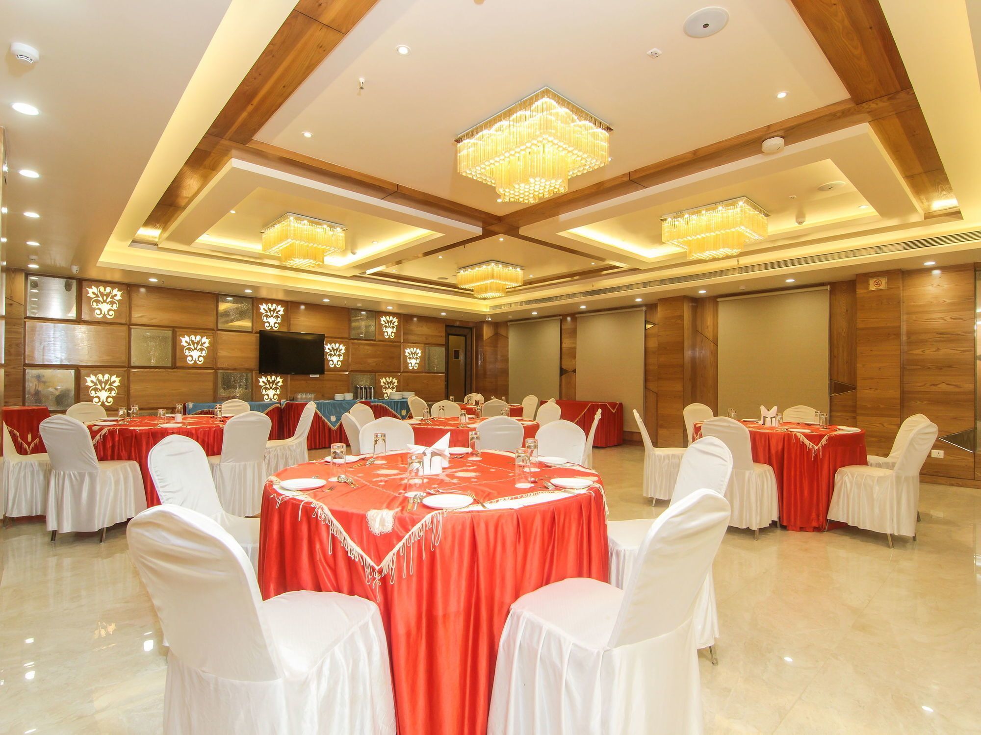Hotel Gurveer Royal Lucknow Bagian luar foto