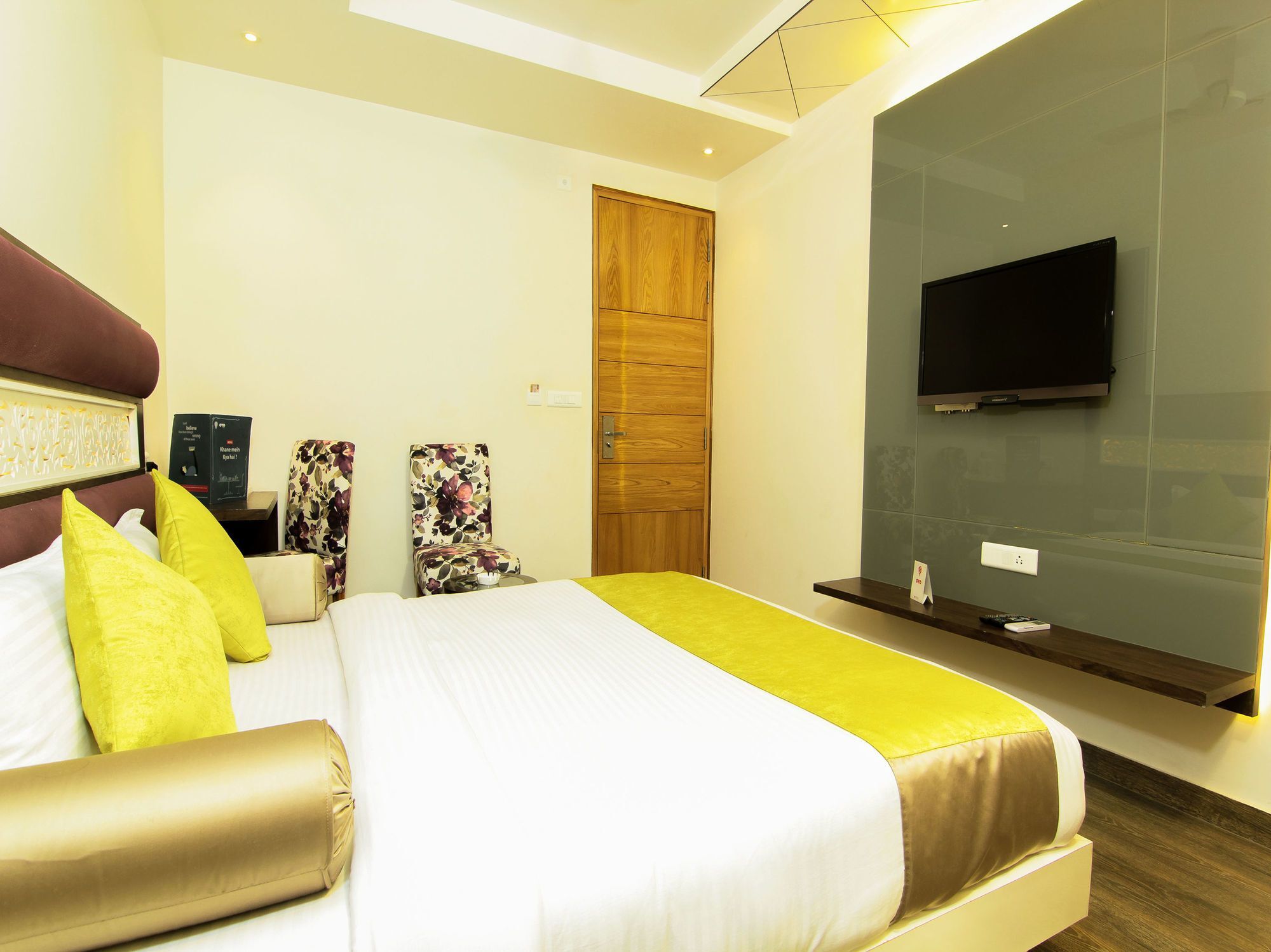Hotel Gurveer Royal Lucknow Bagian luar foto