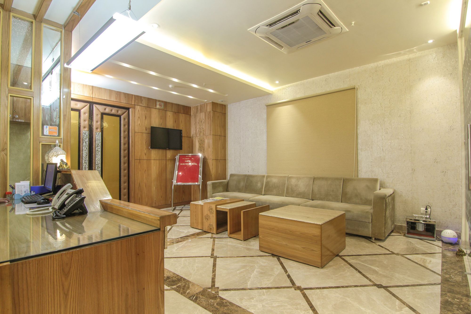Hotel Gurveer Royal Lucknow Bagian luar foto