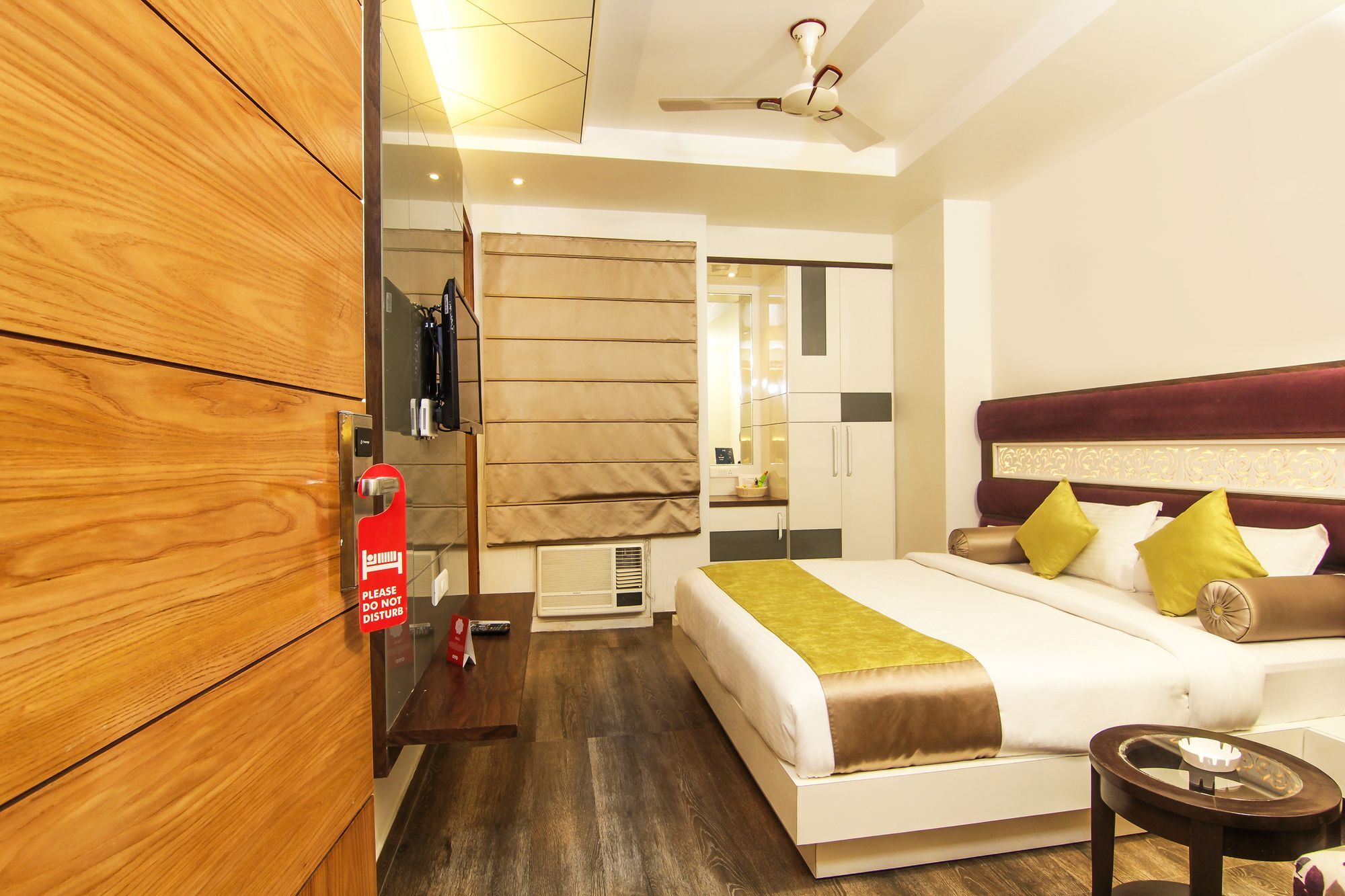 Hotel Gurveer Royal Lucknow Bagian luar foto