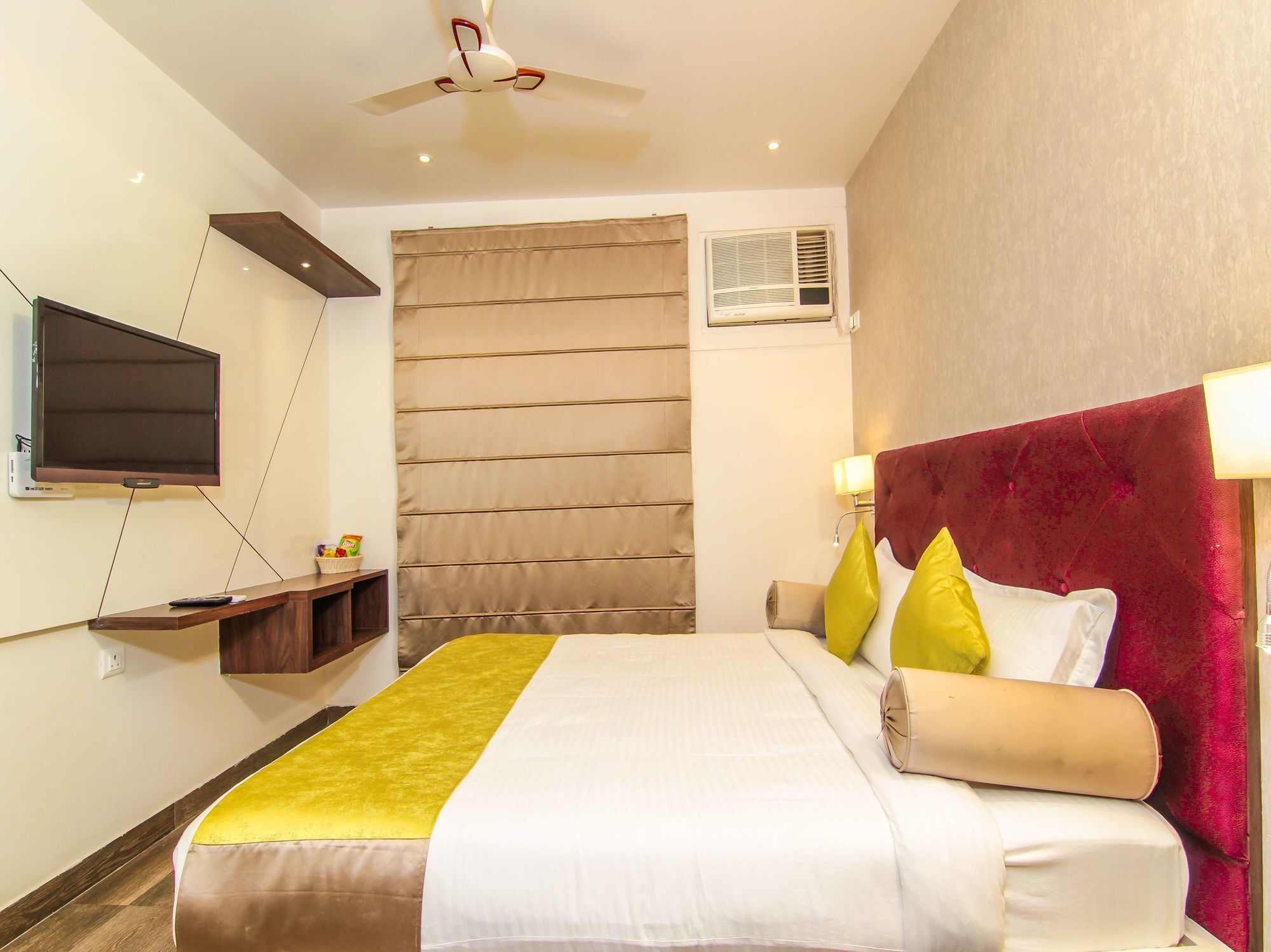 Hotel Gurveer Royal Lucknow Bagian luar foto
